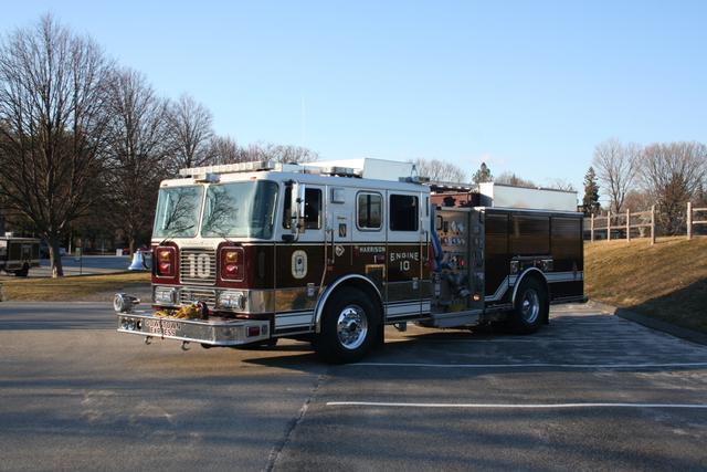 ENGINE 10 
2005 SEAGRAVE